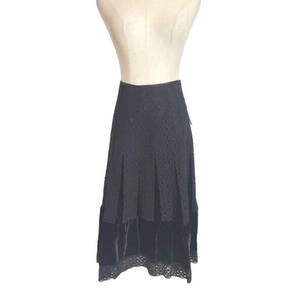 Michael Kors Black Crochet & Velvet Skirt NWT - Picture 1 of 7